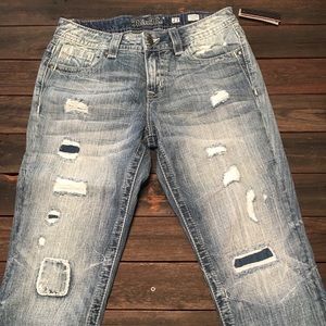 Miss Me Capris Size 27. New!